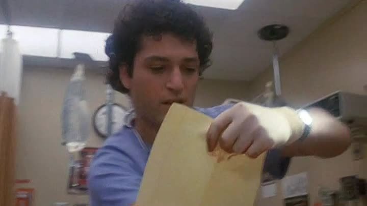 ⁣St Elsewhere S01E11 Graveyard