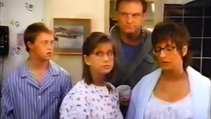 ⁣Life Goes On [S02E07] Chicken Pox