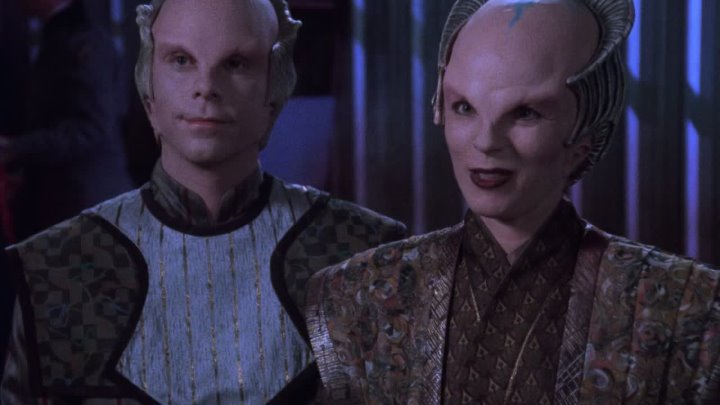 ⁣Babylon 5 [S01E15] Grail