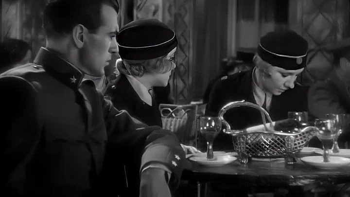 ⁣A Farewell to Arms (1932) (720p)🌻 Black & White Films