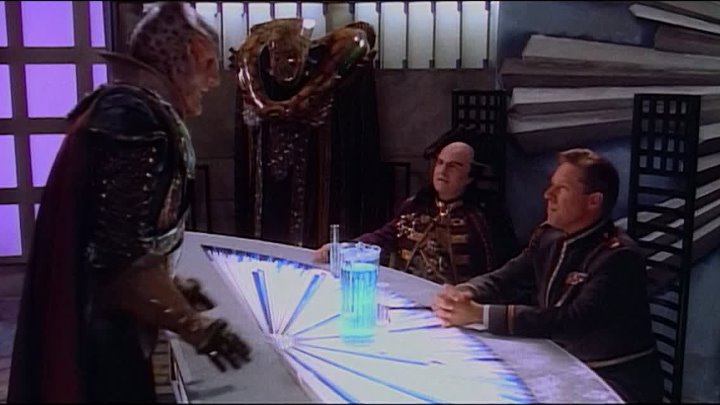 ⁣Babylon 5 [S02E21] Comes the Inquisitor