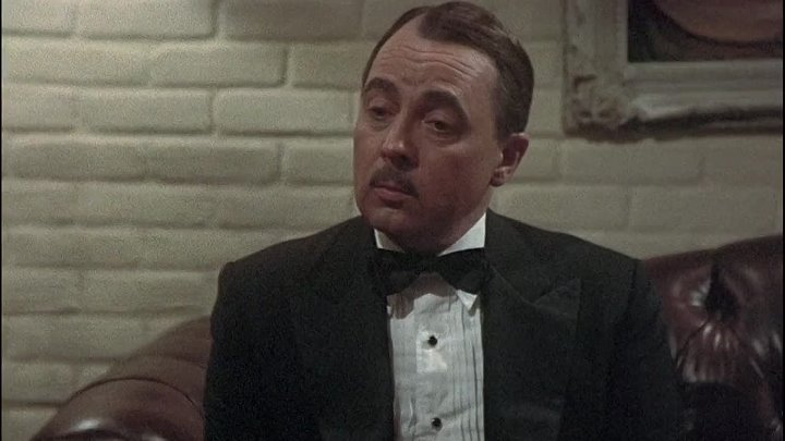 ⁣Magnum P I [S03E05] Black on White