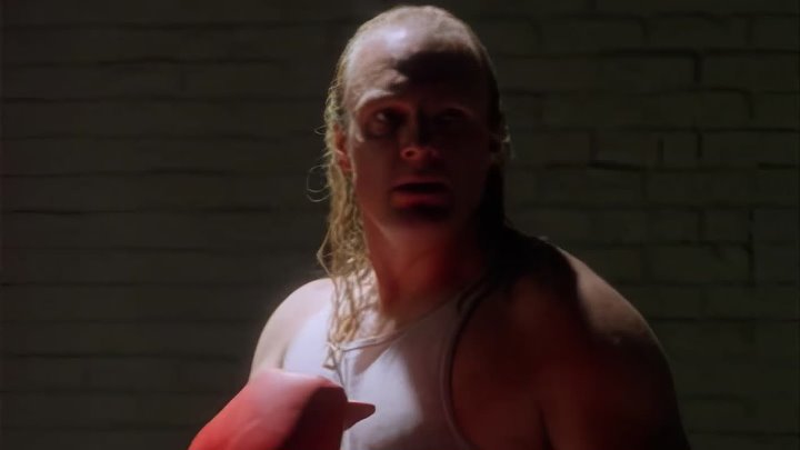 ⁣M A N T I S S1 E6 ∙ Gloves Off