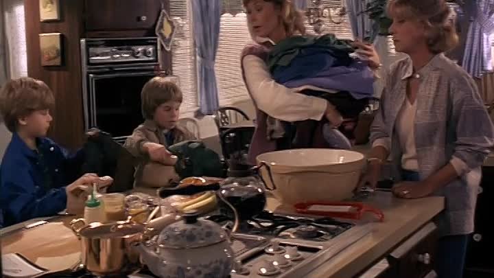 ⁣Scarecrow and Mrs King S01E02 There Goes the Neighborhood