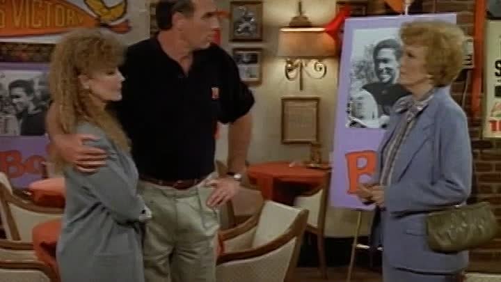 ⁣Coach S03E01 That Shouldn't Happen