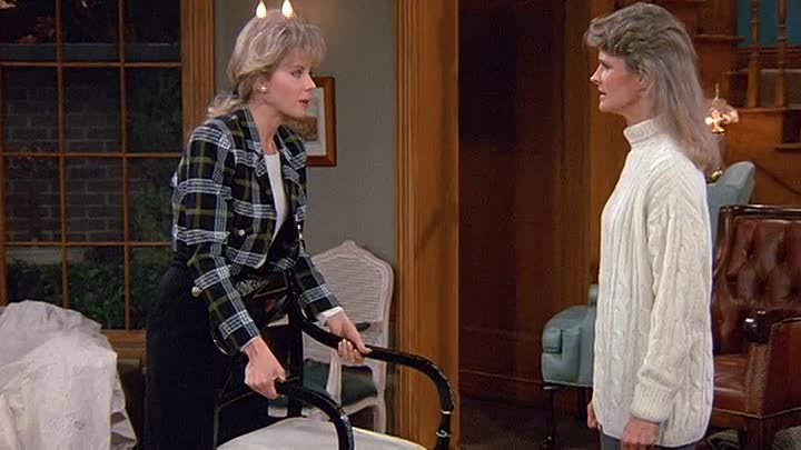 ⁣Murphy Brown - S01E02 - Devil With a Blue Dress On