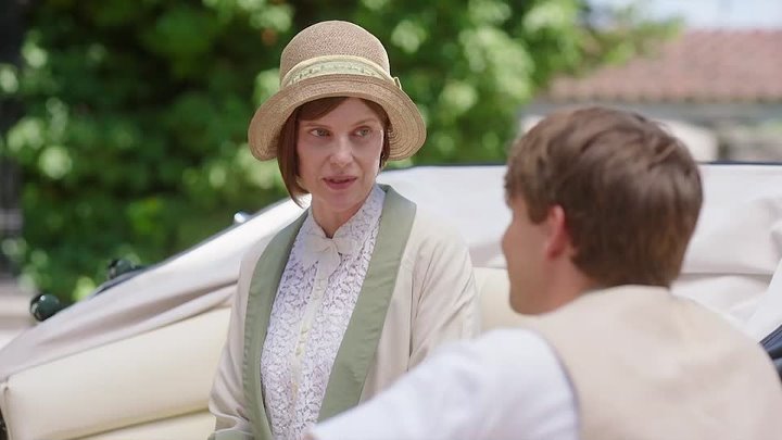 ⁣Hotel Portofino 2022 S01E03 720p