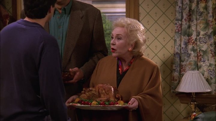⁣Everybody Loves Raymond Episode 10 Turkey or Fish