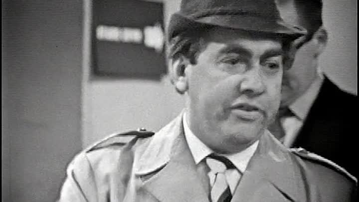 ⁣Tony Hancock The Lift