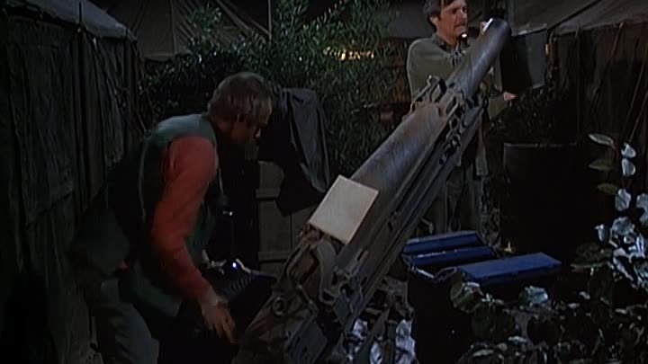 ⁣MASH S07E11 - Dear Comrade