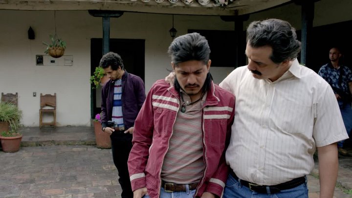 ⁣Narcos (2015) S01-S03 (1080p BluRay x265 10bit EAC3 5 1 Celdra)