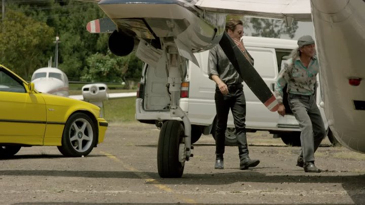 ⁣Narcos (2015) S01-S03 (1080p BluRay x265 10bit EAC3 5 1 Celdra)