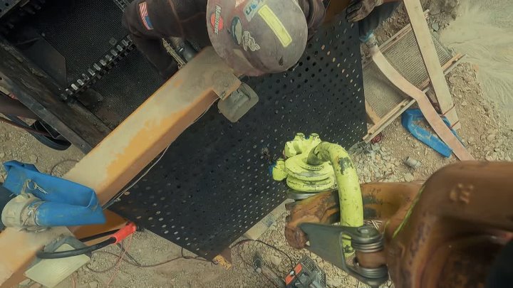 ⁣Gold Rush Mine Rescue with Freddy and Juan S06E04 1080p HEVC x265-MeGusta