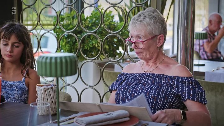 ⁣Rich House Poor House S12E04 1080p HDTV H264-DARKFLiX