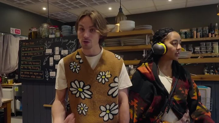 ⁣Handcuffed Last Pair Standing S01E04 720p ALL4 WEB-DL AAC2 0 H 264-RAWR