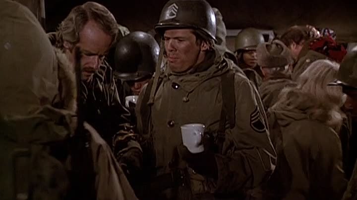 ⁣MASH S08E20 - Lend a Hand