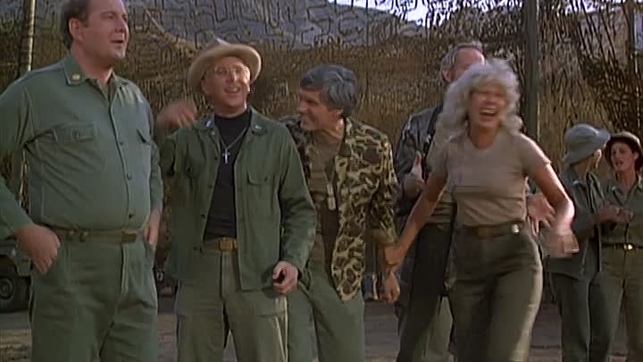 ⁣MASH S09E01 - The Best of Enemies
