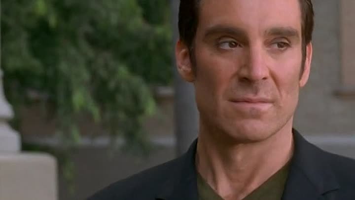 ⁣The Pretender S02E21 Bloodlines (1)