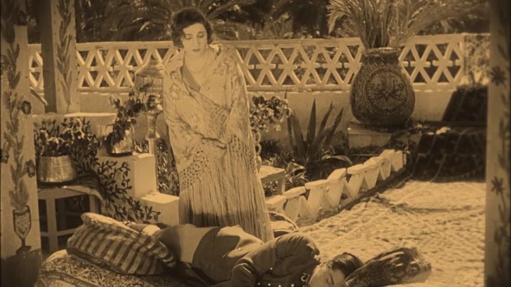 ⁣Maman Colibri 1929 FRENCH SOFT ENG SUBS RESTORED 1080p BluRay x264 AAC-[YTS BZ]