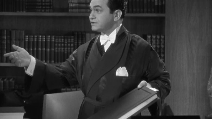 ⁣The Amazing Dr Clitterhouse (1938) (1080p)