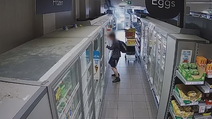 Police Interceptors -Taking Down the Shoplifting Gangs S01E04