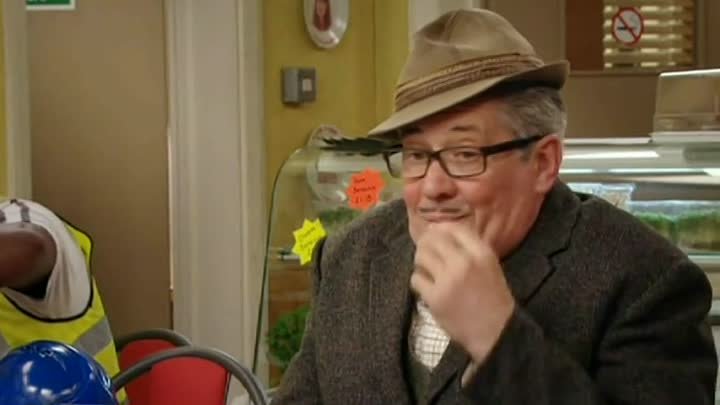 ⁣Count Arthur Strong (2015) S02E01 The Heist