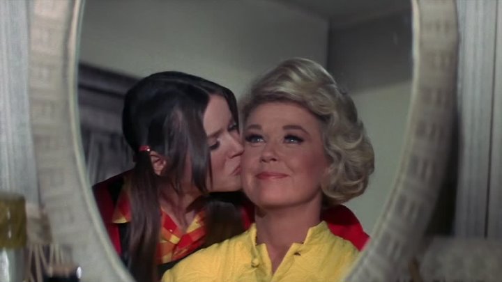 ⁣With Six You Get Eggroll (1968) (1080p) +subtitle