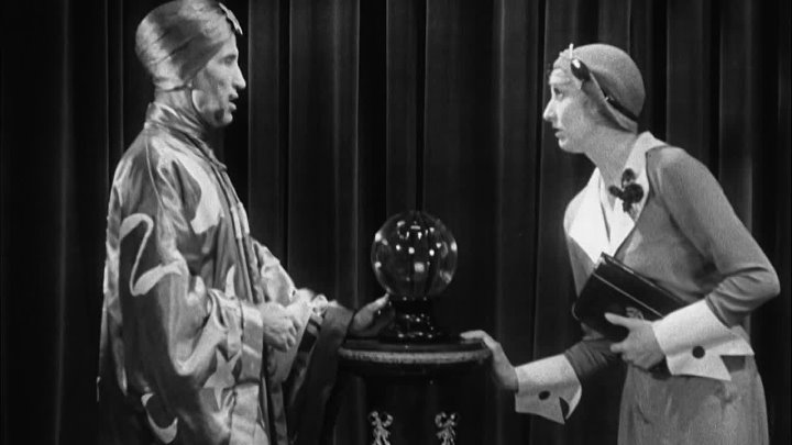 ⁣Palmy Days (1931) (1080p) +subtitle🌻 Black & White Films