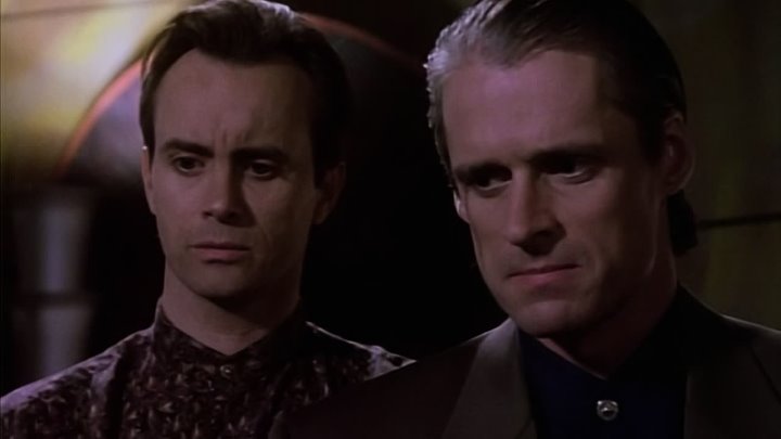 ⁣Babylon 5 [S01E16] Eyes