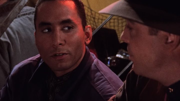 ⁣Babylon 5 [S02E13] Hunter, Prey