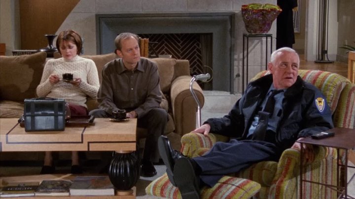 ⁣Frasier [S09E11] (1080p) Bully for Martin