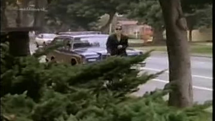 ⁣Father Dowling Mysteries - 3x15 - The Moving Target Mystery