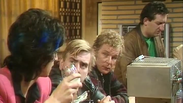 ⁣Auf Wiedersehen, Pet [S01E05] Home Thoughts From Abroad (1983) [DVDRip]