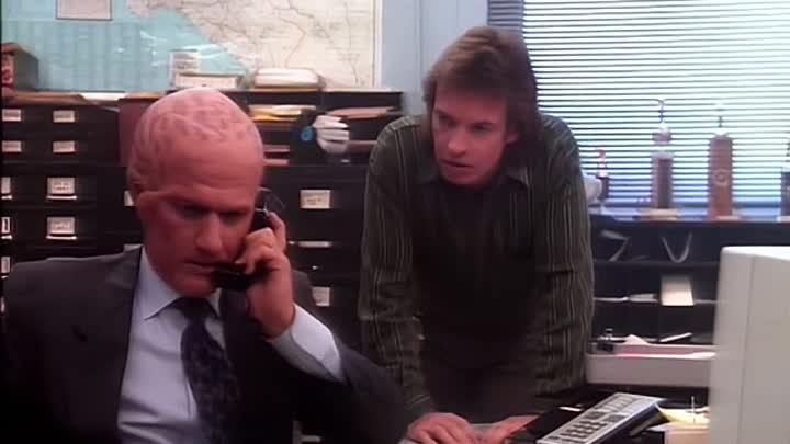 ⁣Alien Nation (1989) - S01E10 - Chains of Love