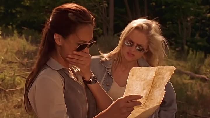 ⁣Relic Hunter S01E04 Flag Day