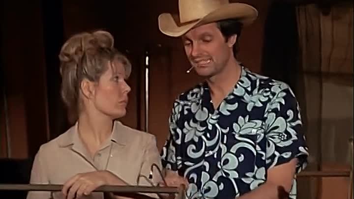 ⁣M*A*S*H S2 E24 ∙ A Smattering of Intelligence