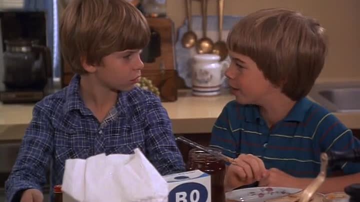 ⁣Scarecrow and Mrs King S01E08 Saved by the Bells