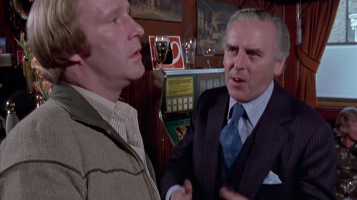⁣Minder - S1 E8 - Come In T64, Your Time Is Up (1080p)