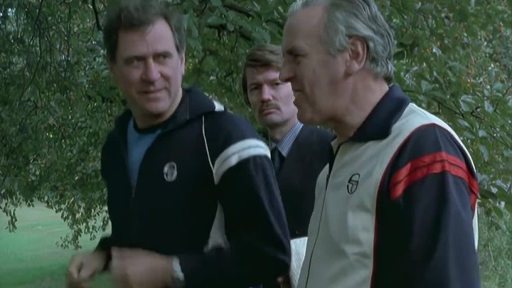 ⁣Minder - S1 E11 - You Gotta Have Friends (1080p)