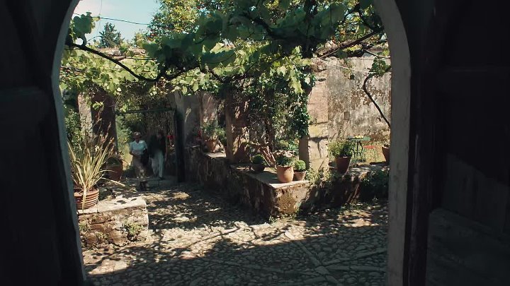 ⁣The Durrells S03E02 720p