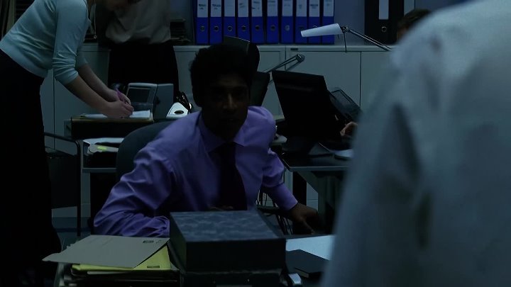 ⁣Five Days (2007) - S01E03 - Day Twenty Eight