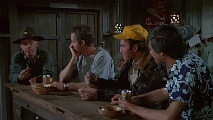 ⁣MASH S04E21 - Smilin' Jack