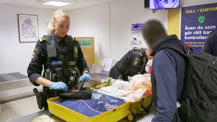 ⁣Border Control Sweden S08E01 The Booze Truck 1080p AMZN WEB-DL DDP2 0 H 264-RAWR