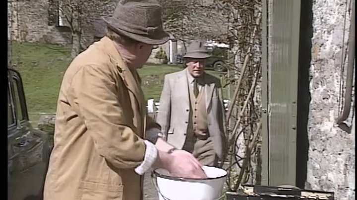 ⁣All Creatures Great and Small S06E08 - Mending Fences