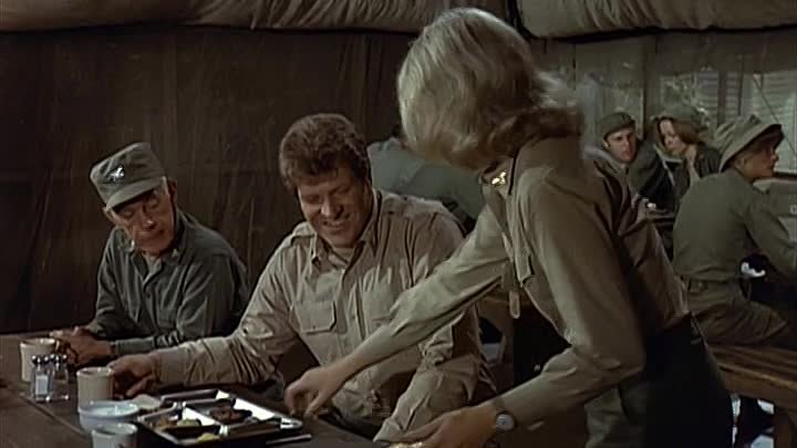 ⁣MASH S07E13 - An Eye for a Tooth