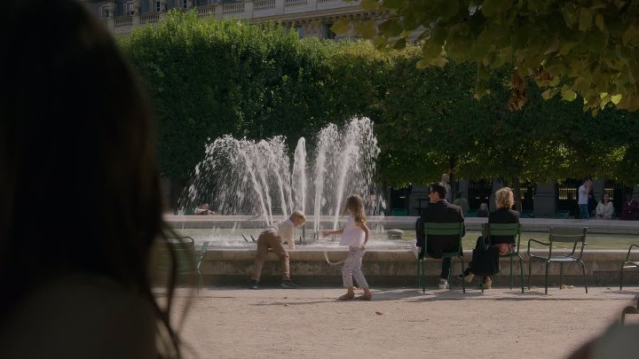 ⁣Emily in Paris S01E02 Masculin Feminin 2160p NF WEB-DL DDP5 1 DV HDR H 265-