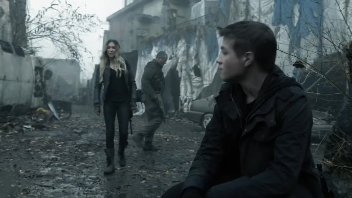 ⁣Falling Skies - Complete Series - Mp4 x264 AC3 1080p