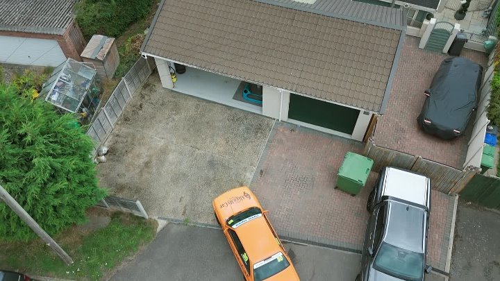 ⁣Guz Khans Custom Cars S01E08 Golden Finish 1080p AMZN WEB-DL DDP2 0 H 264-R