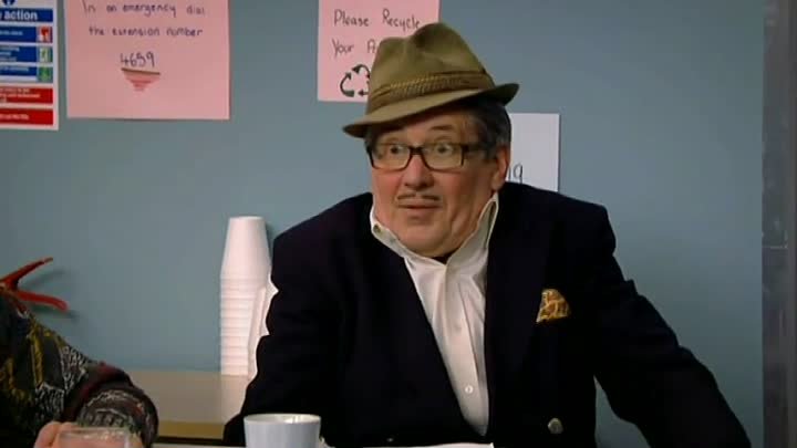 ⁣Count Arthur Strong (2013) S01E03 The Radio Play