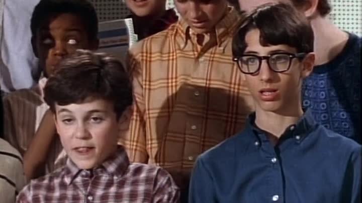 ⁣The Wonder Years [S03E16] The Glee Club